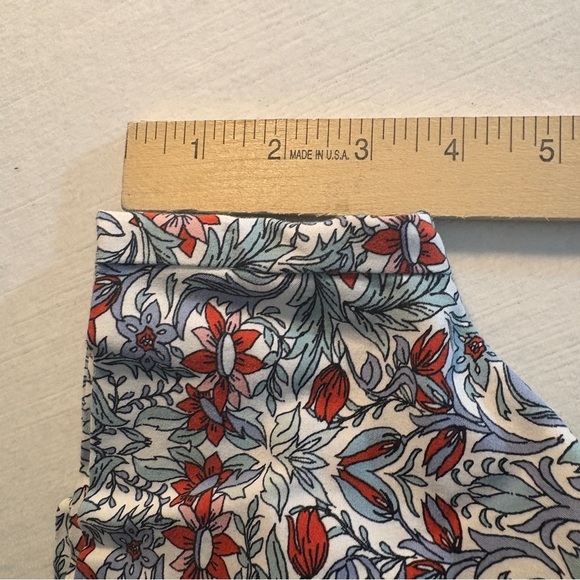 LOFT Floral Print Shorts in Red and Blue Size 0 - Picture 3 of 7